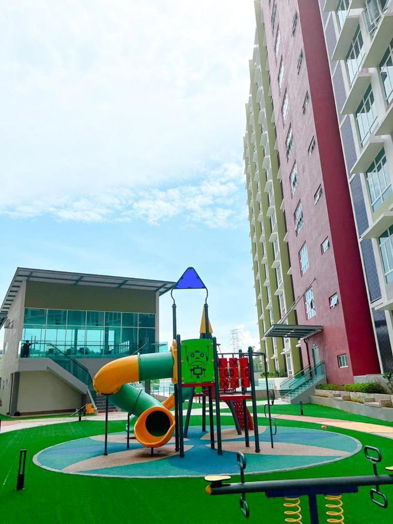 Apartment Mahkota Valley Pool View